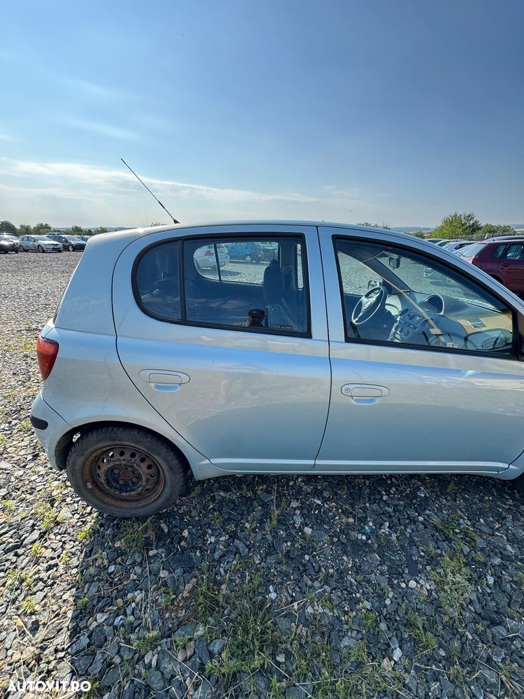 Toyota Yaris 1.0 Base AC - 6