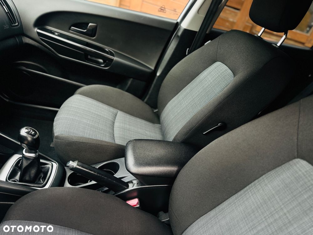 Kia Ceed 1.4 CVVT Dream-Team Edition - 8