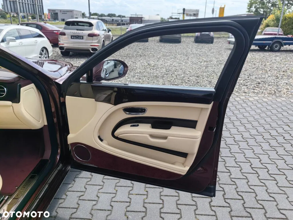 Bentley Mulsanne Speed - 11
