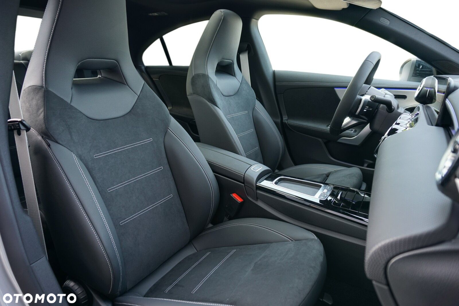 Mercedes-Benz CLA 200 AMG Line 7G-DCT - 8