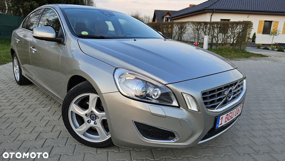 Volvo S60 D3 Summum - 2