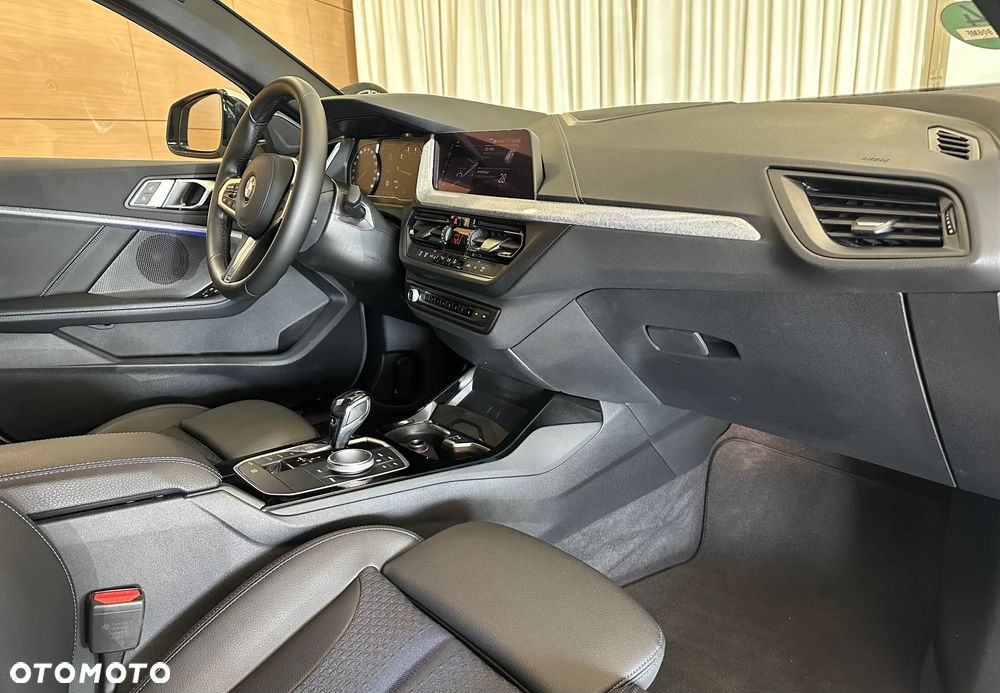 BMW Seria 1 118i M Sport - 9