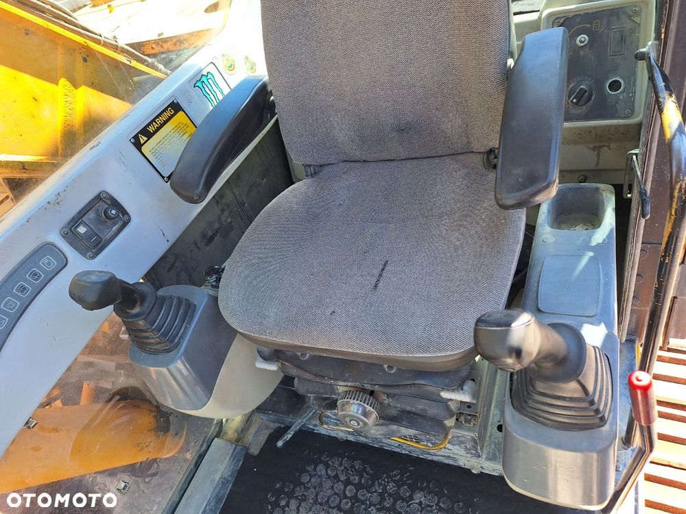 JCB Js 210L - 23