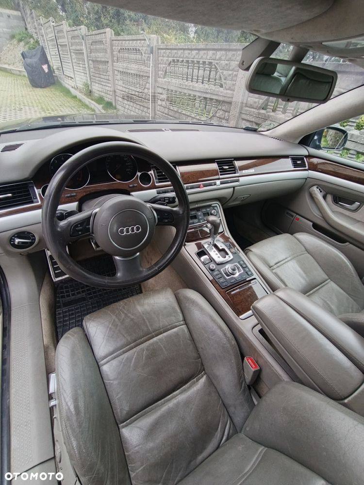 Audi A8 - 4