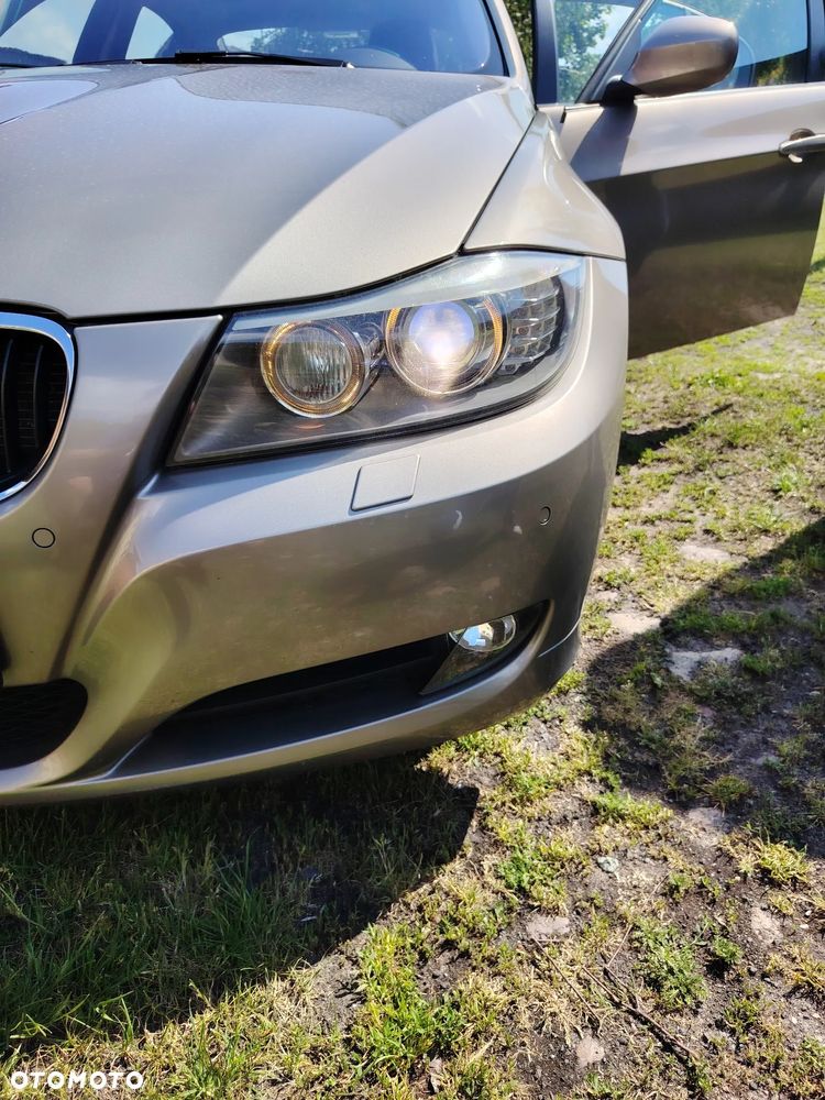 BMW Seria 3 318i - 26