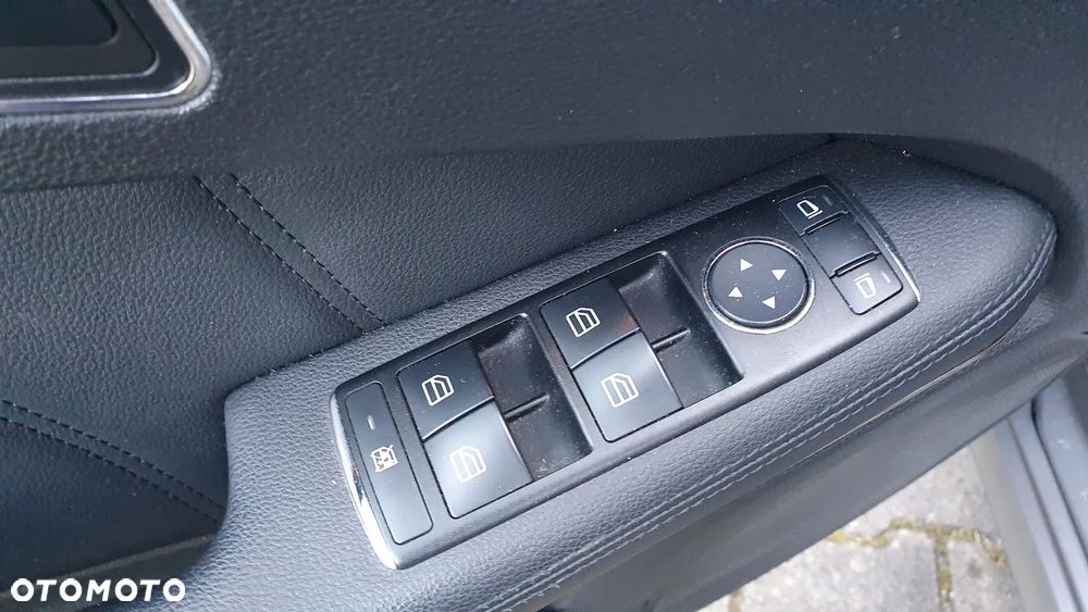 Mercedes-Benz Klasa E 300 BlueTEC 7G-TRONIC Elegance - 9