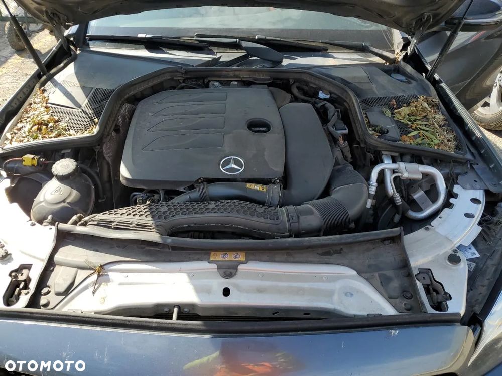 Mercedes-Benz Klasa C 300 4Matic 9G-TRONIC AMG Line - 11