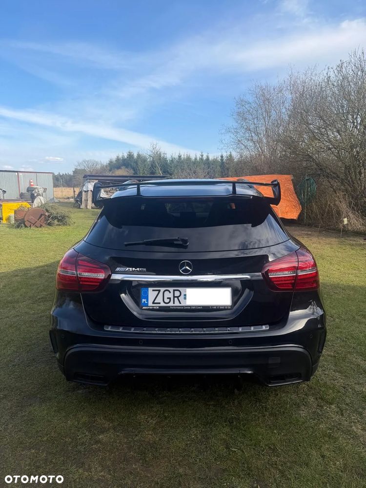 Mercedes-Benz GLA - 2