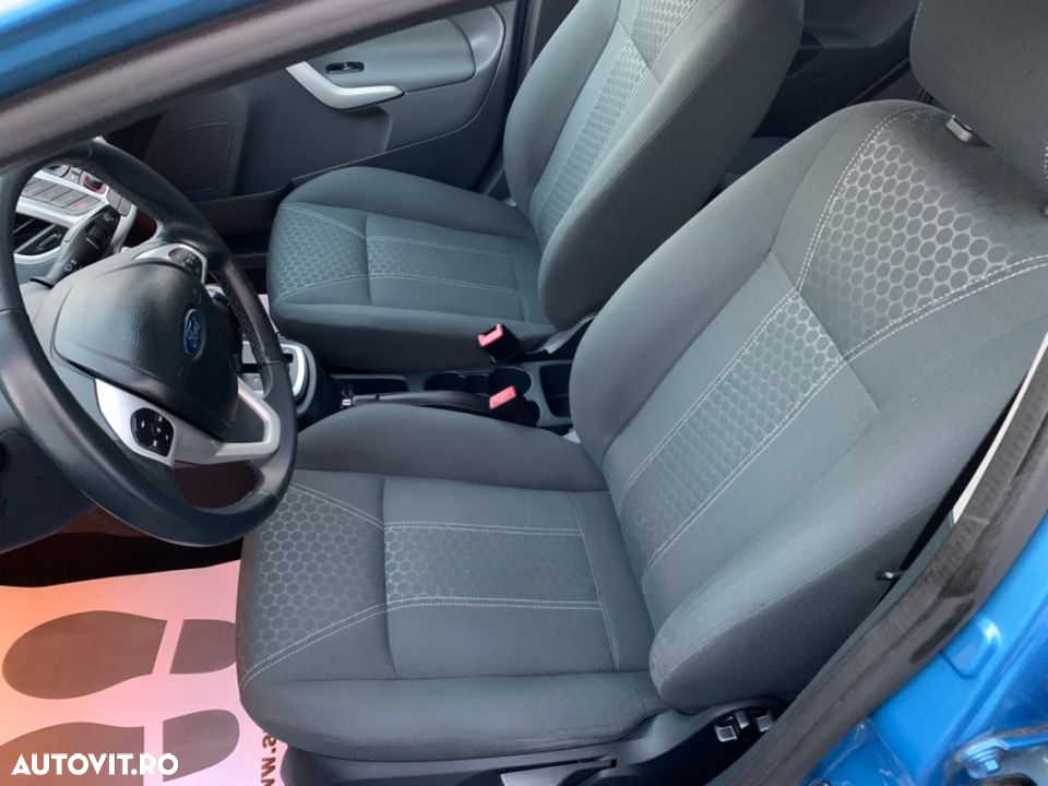 Ford Fiesta 1.4 Autom. Champions Edition - 21