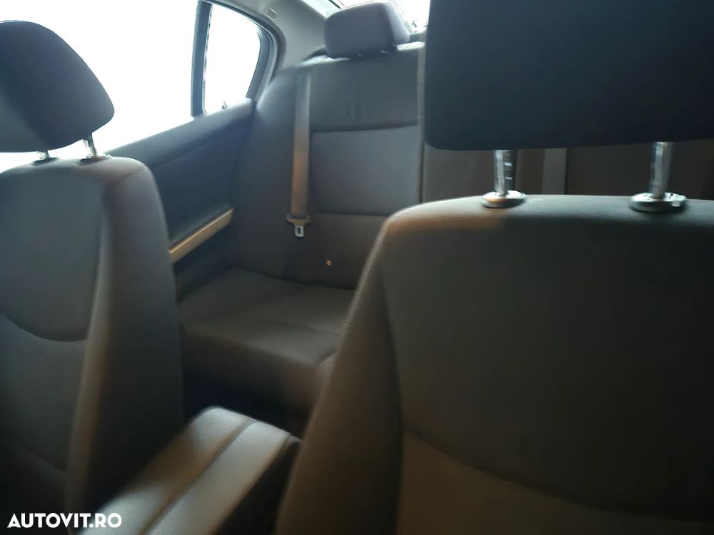 BMW Seria 3 318d - 14