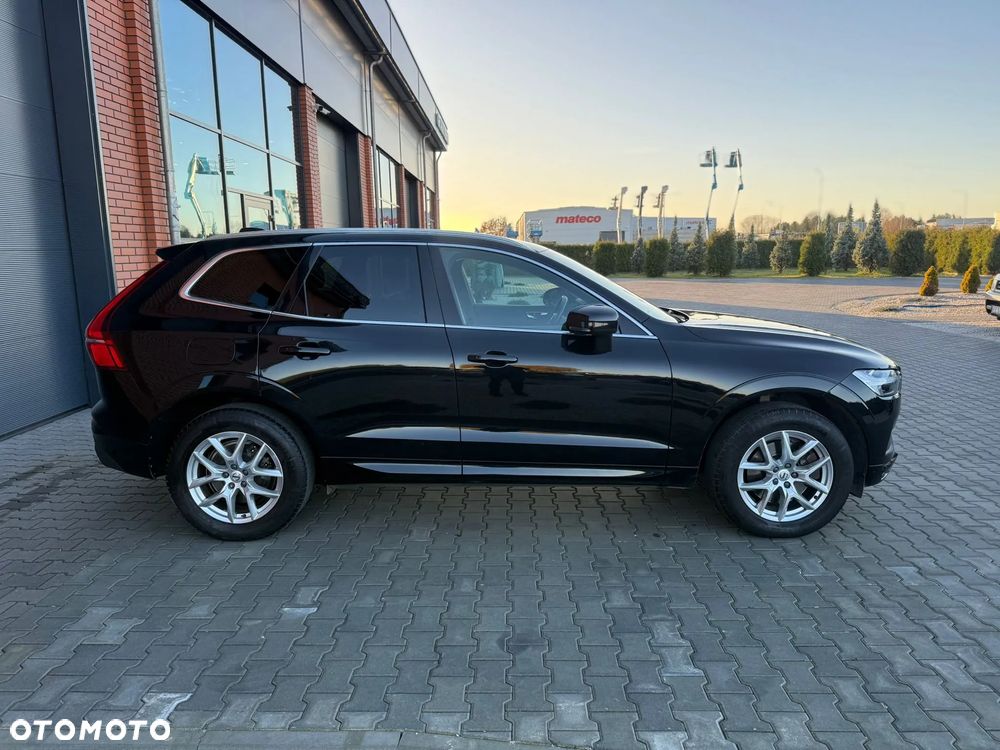 Volvo XC 60 T4 Momentum Pro - 3