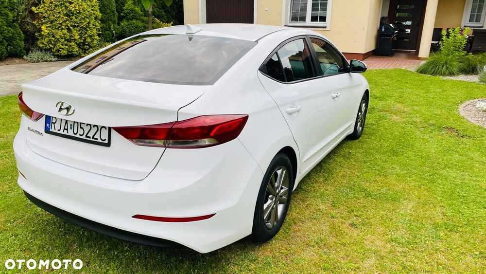 Hyundai Elantra - 6