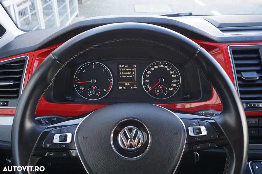 Volkswagen Multivan - 23