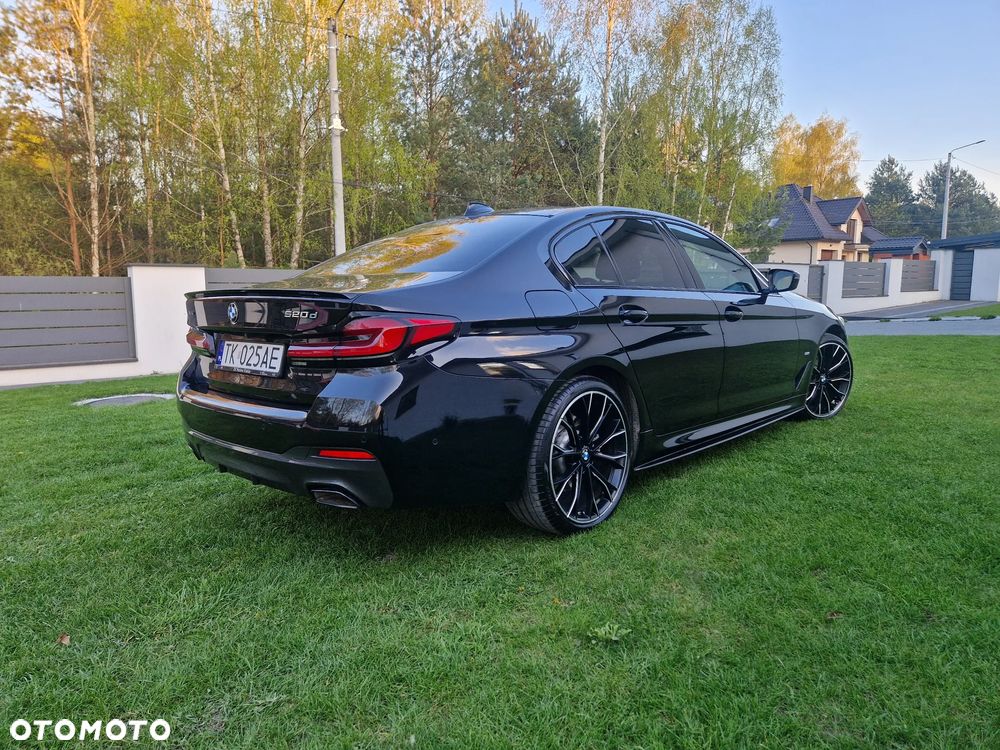 BMW Seria 5 520d xDrive - 4