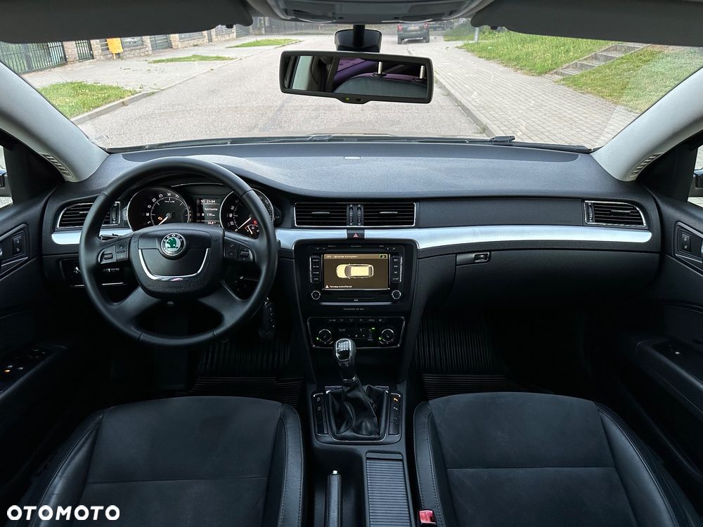 Skoda Superb 2.0 TDI Platinum - 27