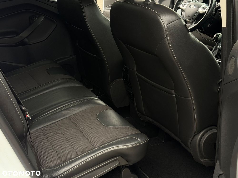 Ford Kuga 2.0 TDCi 4x4 ST-Line - 36