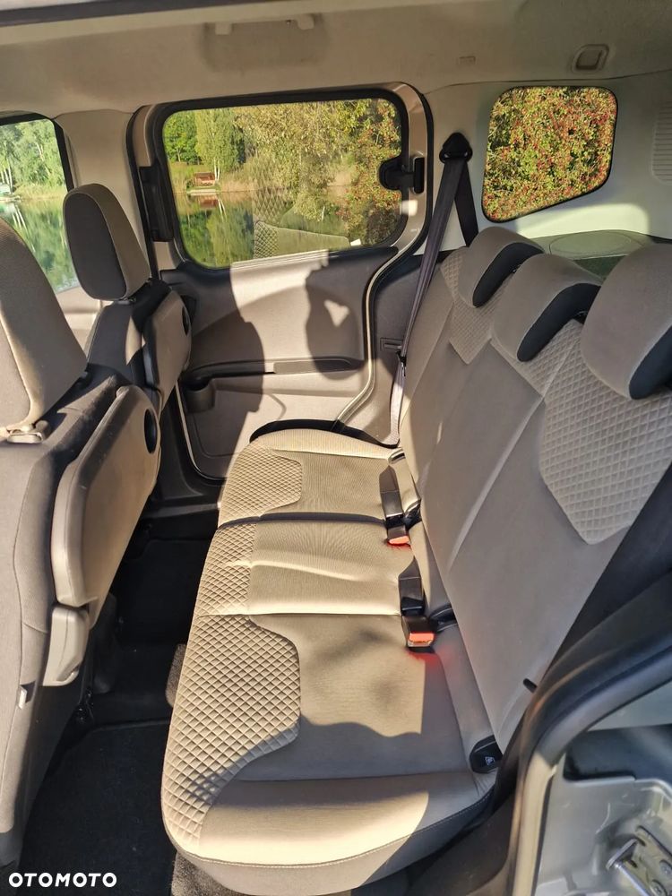 Ford Tourneo Courier 1.0 EcoBoost Titanium - 5