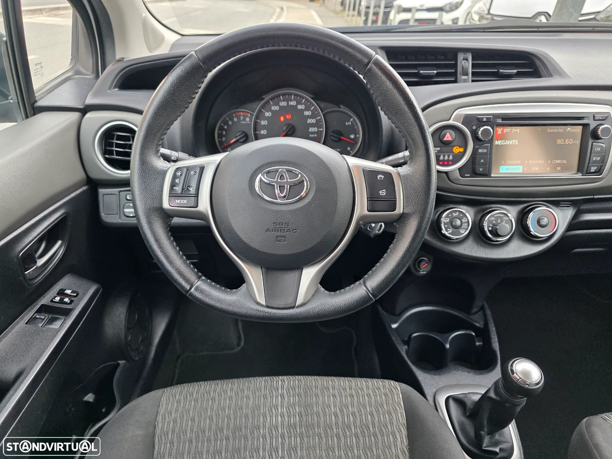 Toyota Yaris 1.0 VVT-i Comfort +PS Style+P.Techno - 13