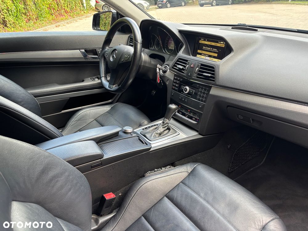 Mercedes-Benz Klasa E 350 CDI DPF Coupe BlueEFFICIENCY 7G-TRONIC Elegance - 25