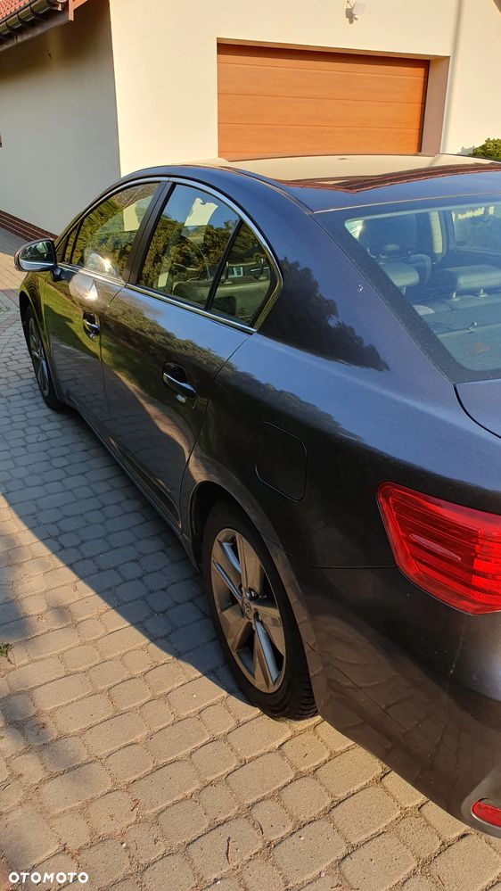 Toyota Avensis 2.0 D-4D Premium - 3