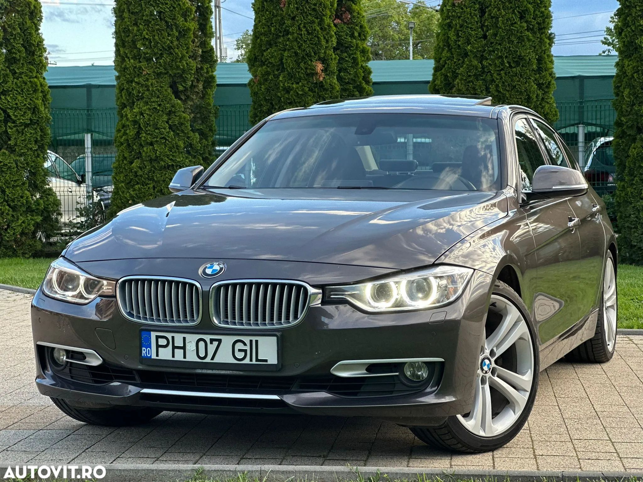 BMW Seria 3 328i xDrive Sport Line - 1