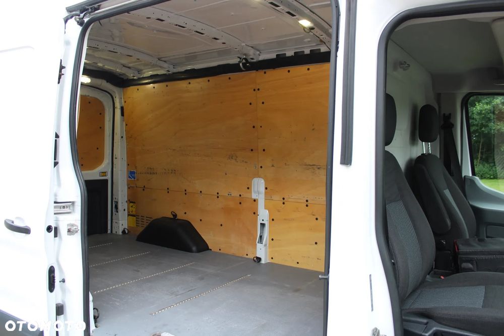 Ford Transit - 21