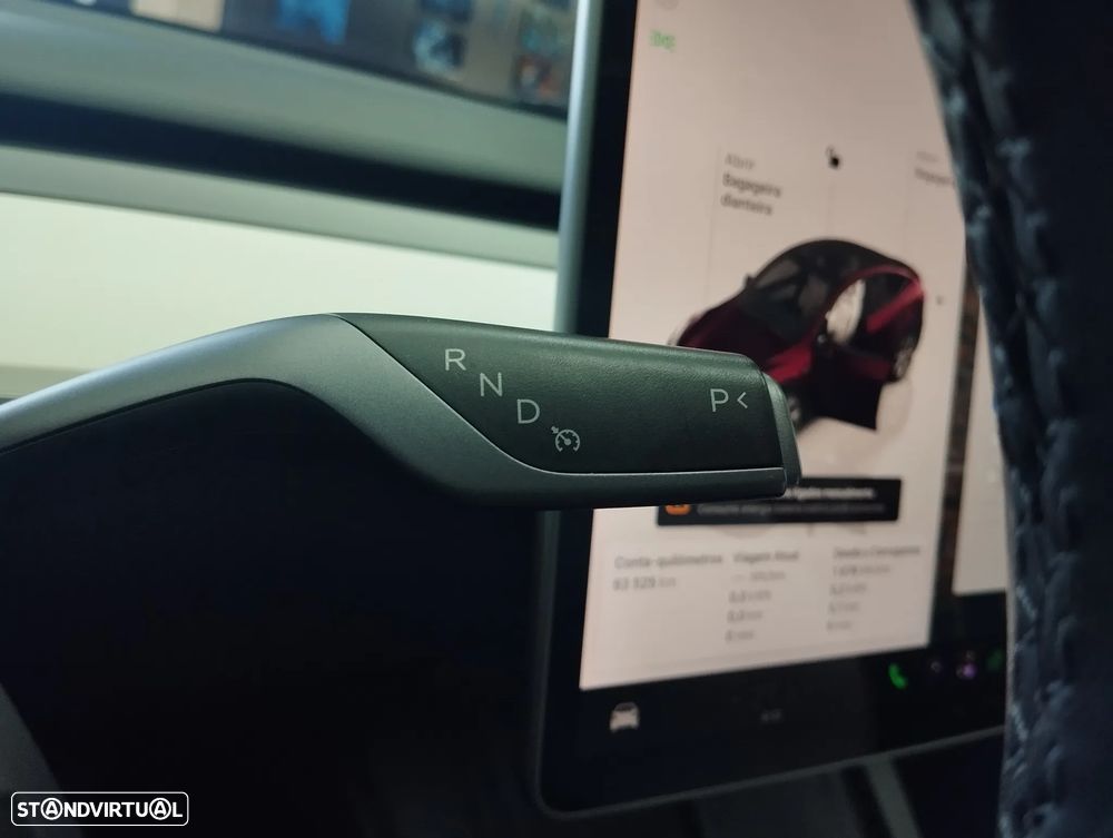 Tesla Model Y Long-Range RWD — fotografia 23