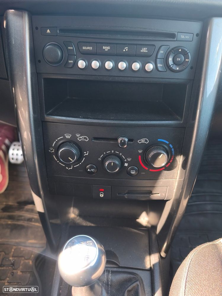 Peugeot 207 1.4 VTi Sportium - 11