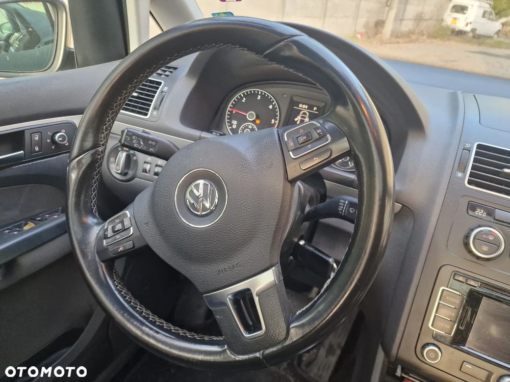 Volkswagen Touran 2.0 TDI DPF BlueMotion Technology DSG MATCH - 10
