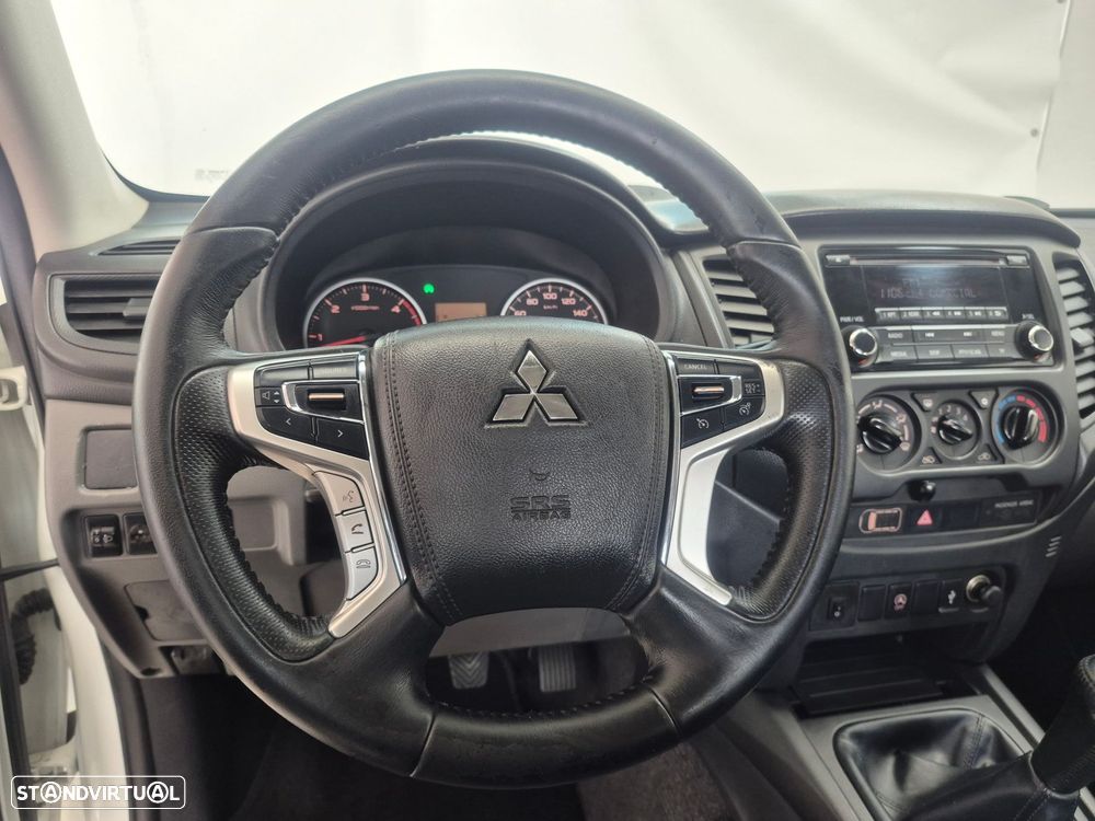 Mitsubishi L200 2.4 DI-D CD Space Cab Invite 2WD - 12