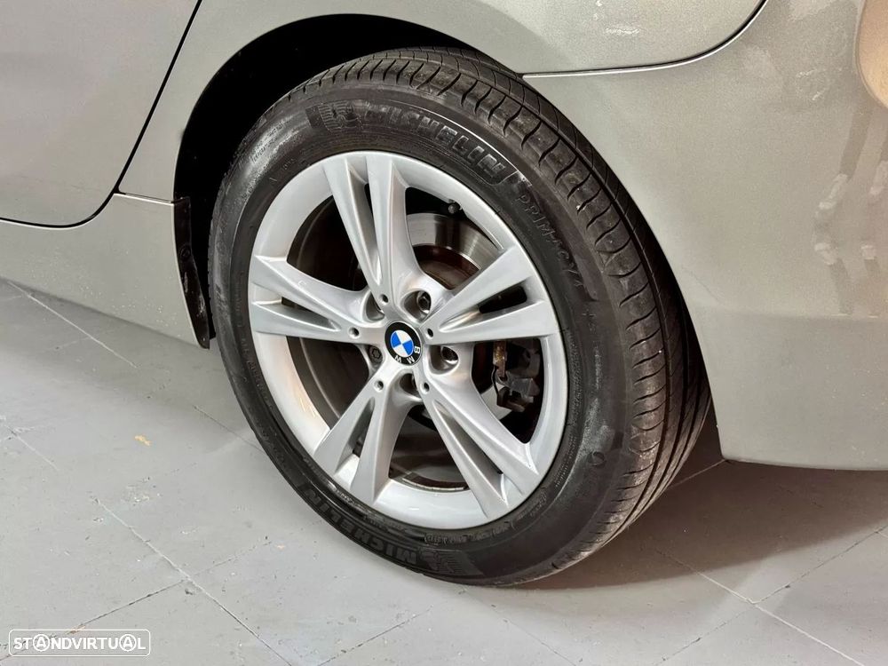 BMW 218 Active Tourer d Line Luxury - 16