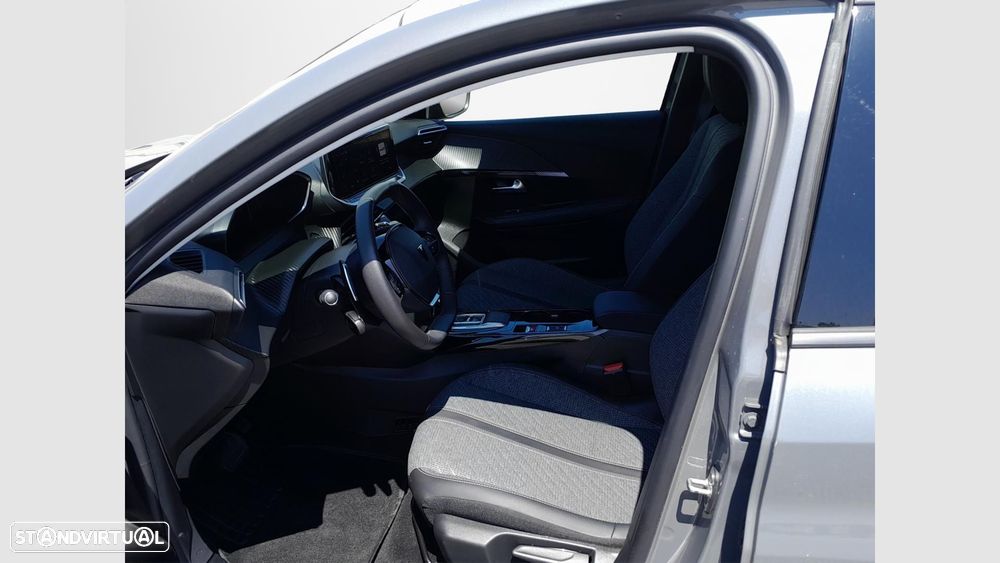 Peugeot 208 1.2 Hybrid Allure e-DCS6 — fotografia 10