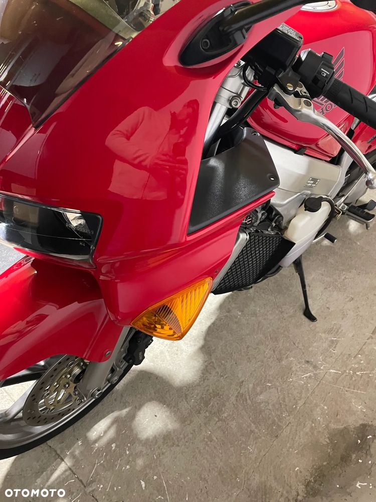 Honda VFR - 29