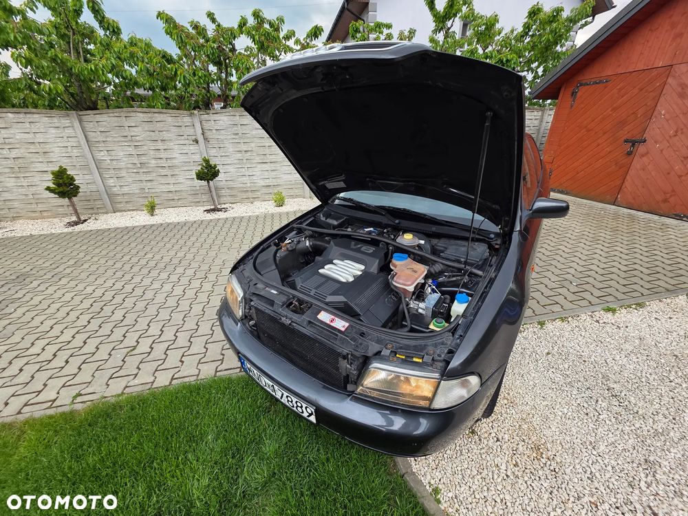 Audi A4 Limousine - 11