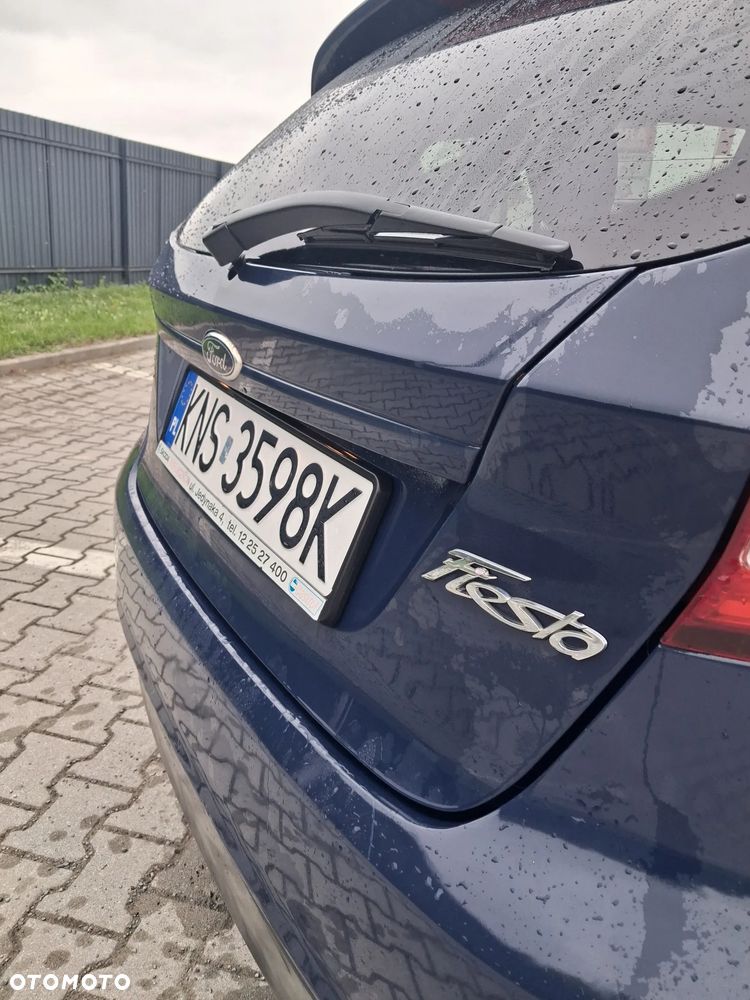 Ford Fiesta 1.4 TDCi Ambiente - 11