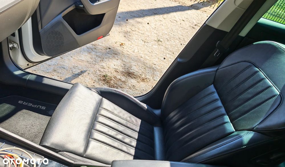 Skoda Superb 2.0 TDI Ambition DSG - 22