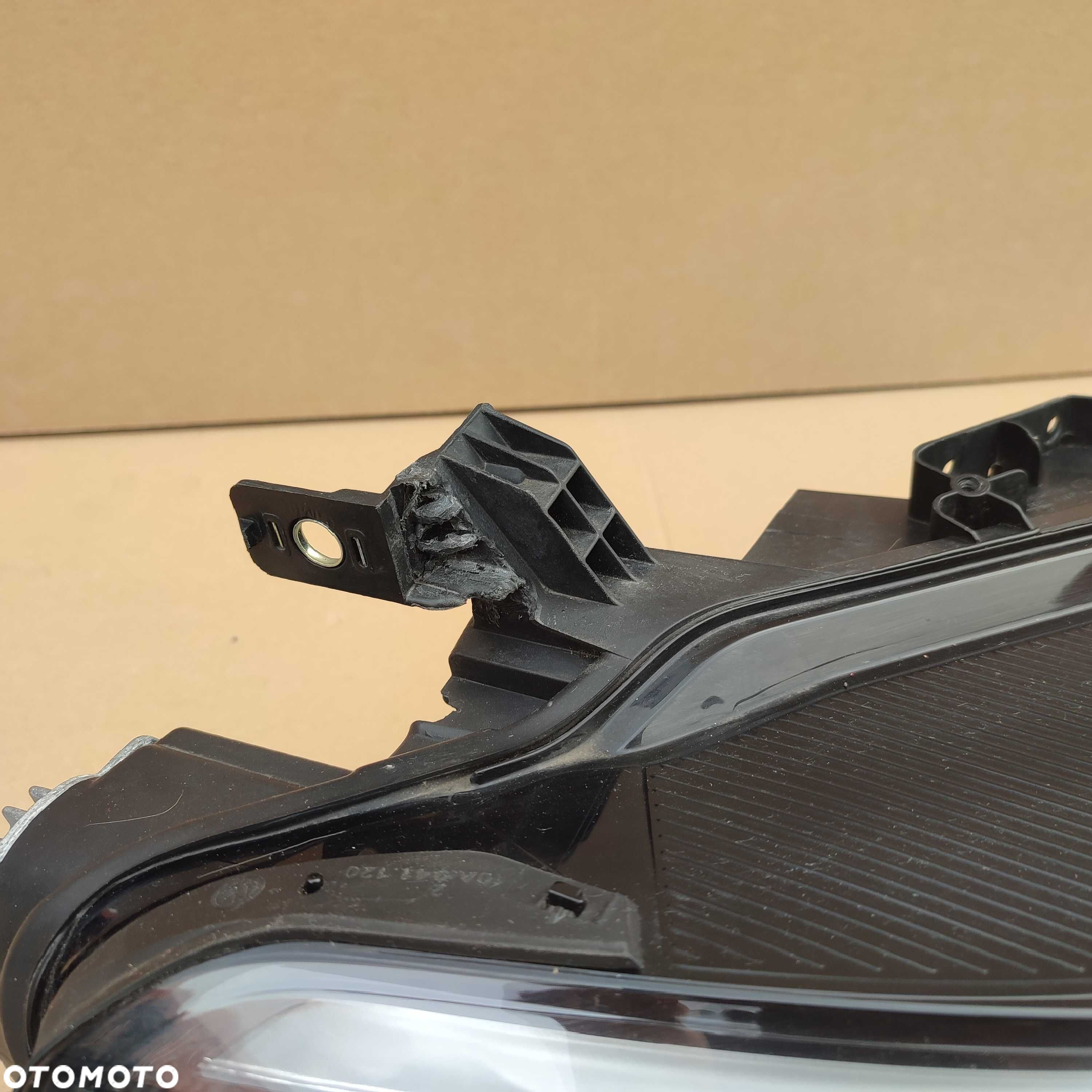 VW ID3 10B lampa prawa przód przednia IQ Full Led ORYG EU - 5