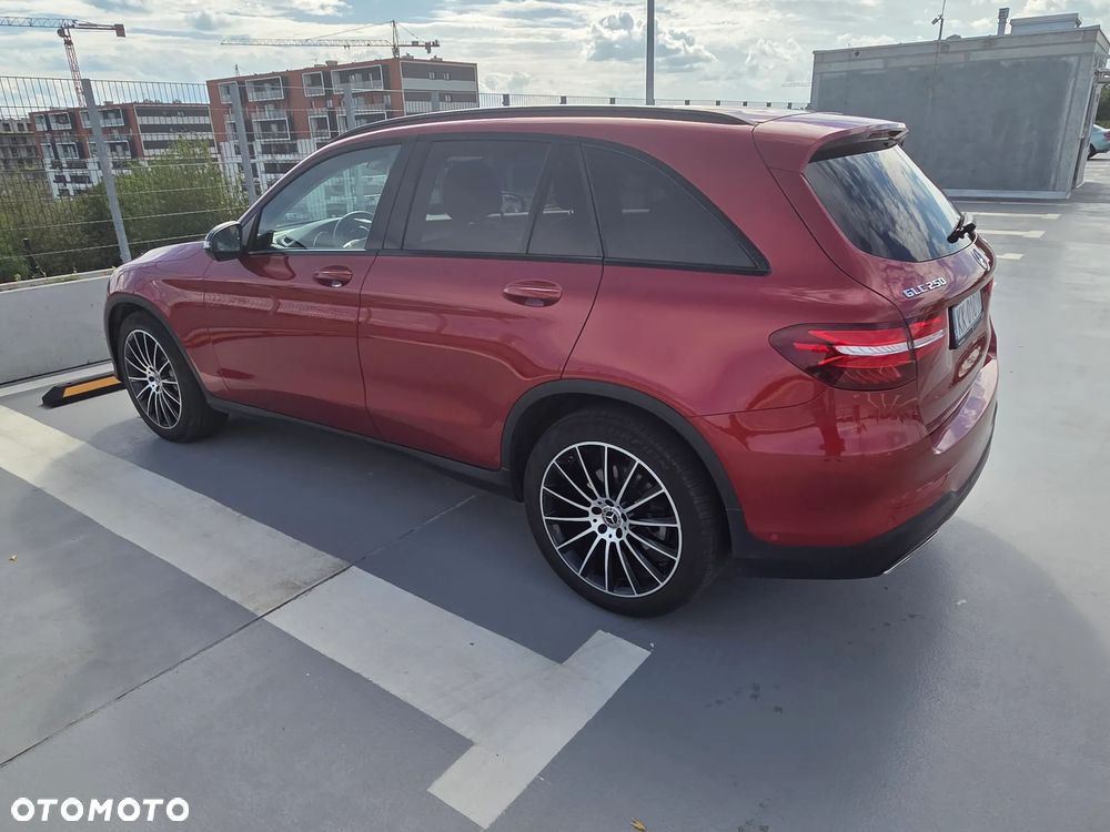 Mercedes-Benz GLC - 11