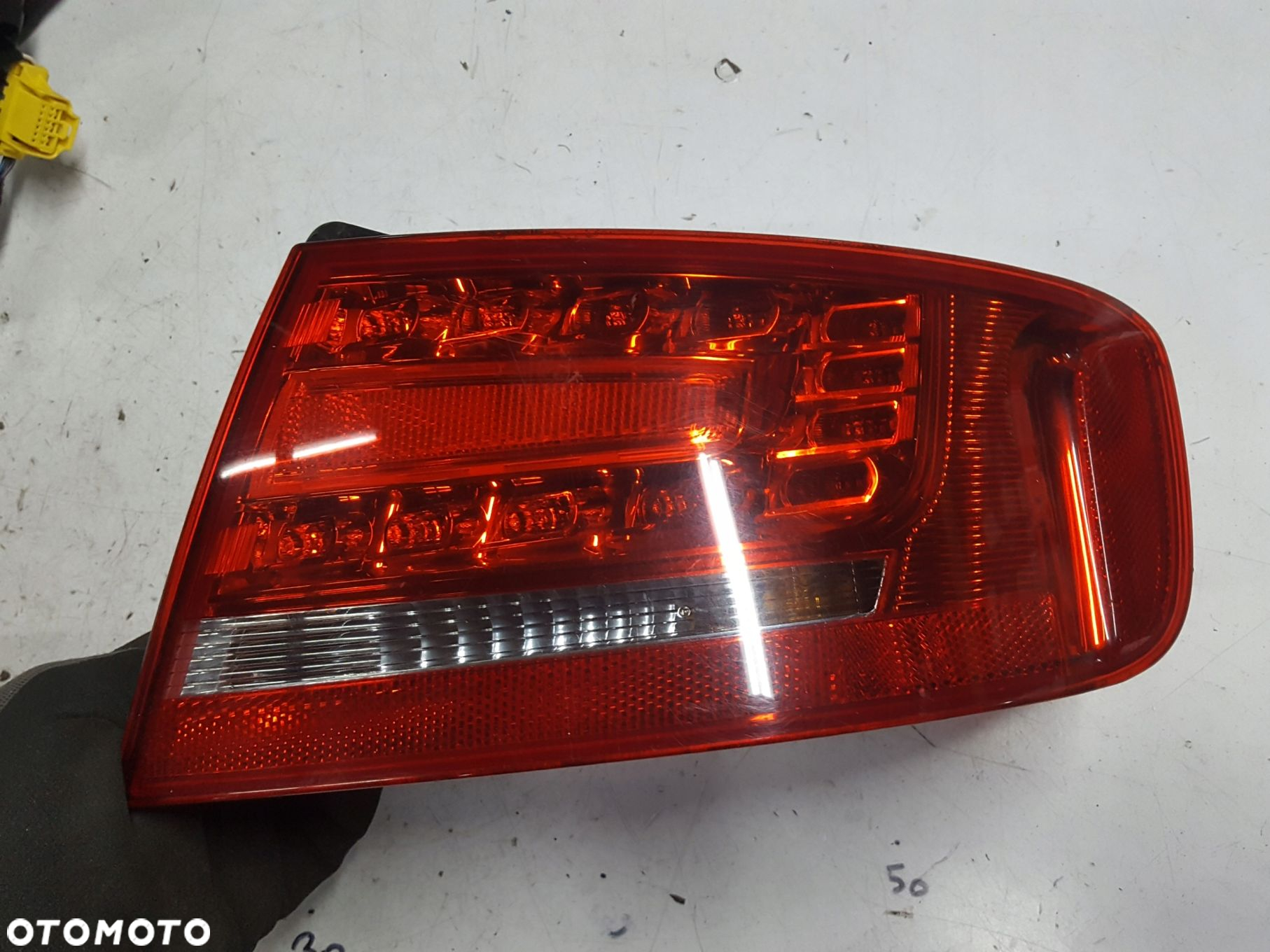 AUDI A4 B8 08-11r SEDAN LAMPA LED PRAWA TYŁ TYLNA - 2