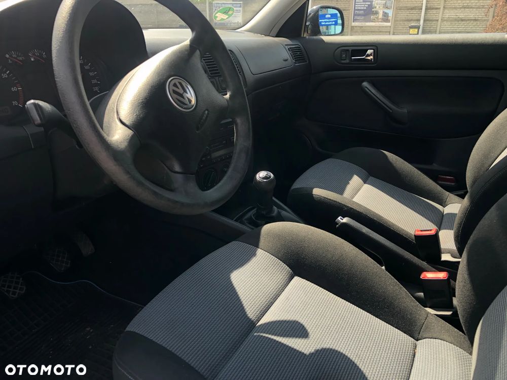 Volkswagen Golf - 20