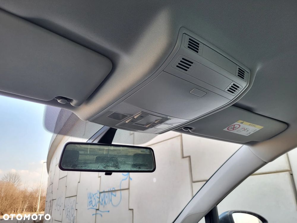 Volkswagen Golf 1.6 TDI Sound - 11