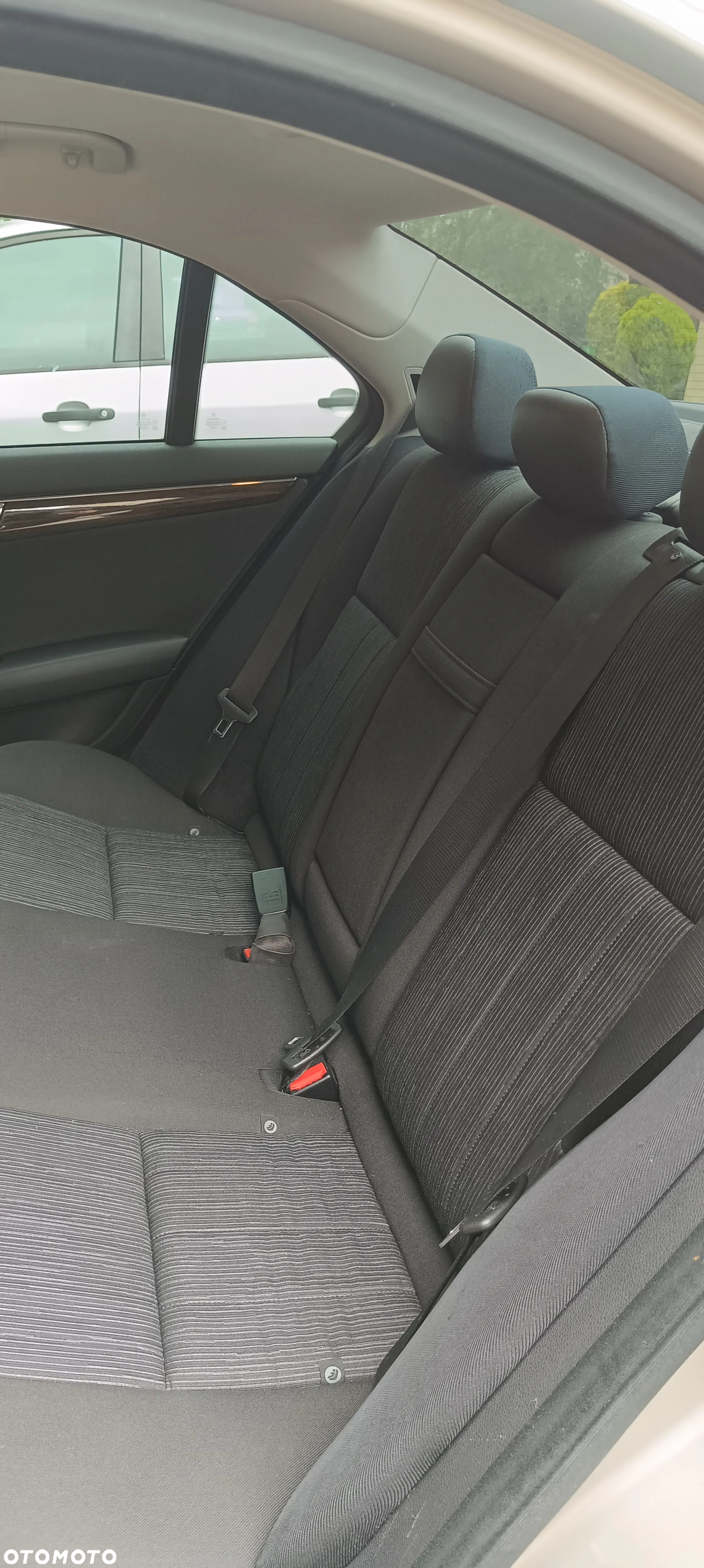 Mercedes-Benz Klasa C 200 T CGI Automatik BlueEFFICIENCY Elegance - 7