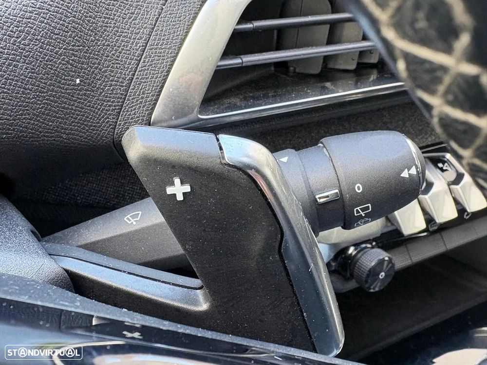 Peugeot 3008 1.2 PureTech Allure EAT8 - 44