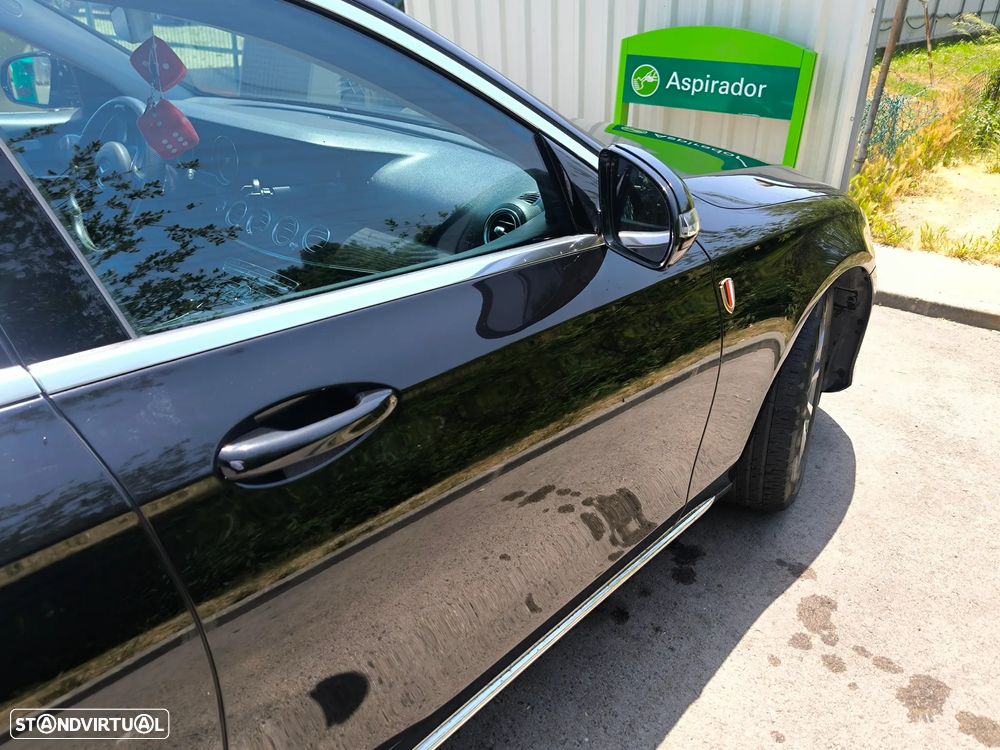 Mercedes-Benz E 220 d 4Matic 9G-TRONIC Avantgarde - 11