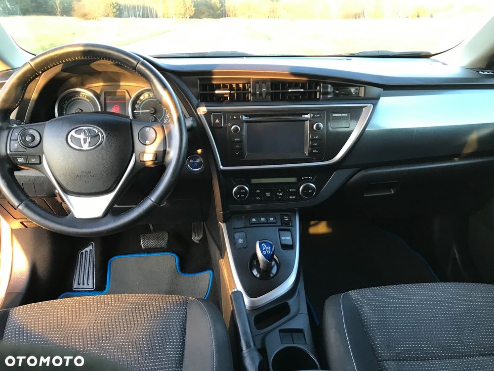 Toyota Auris - 10