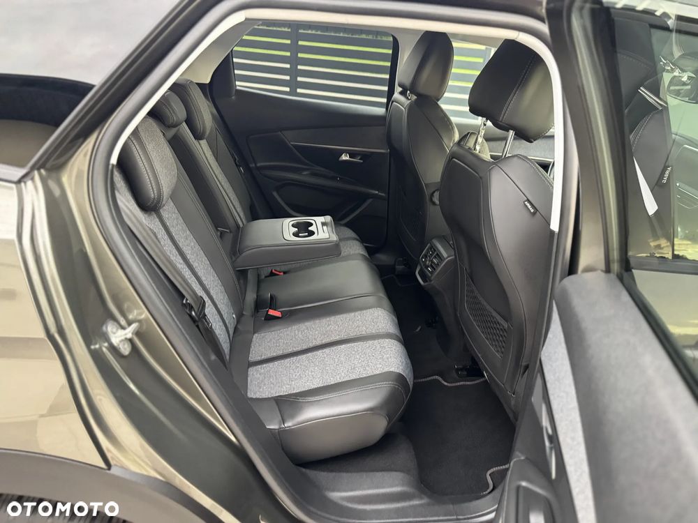 Peugeot 3008 BlueHDi 130 Stop & Start EAT8 Allure - 38