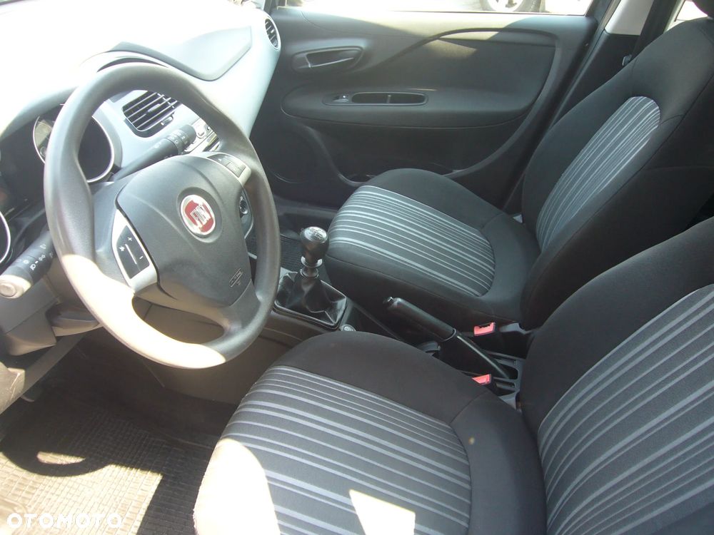 Fiat Punto 1.4 Young - 11
