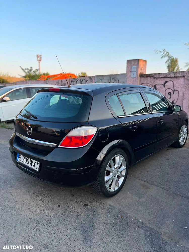 Opel Astra 2.0 Turbo Sport - 11