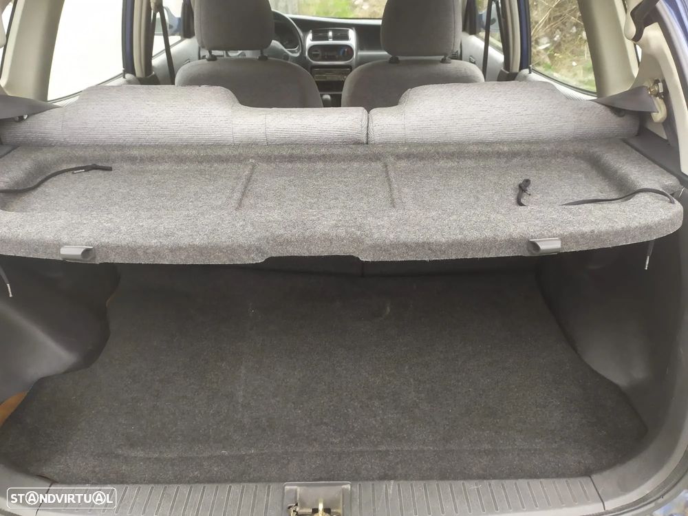 Daihatsu Sirion - 16