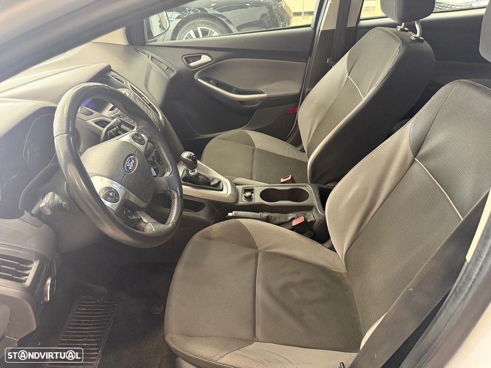 Ford Focus 1.6 TDCi DPF Ambiente - 8